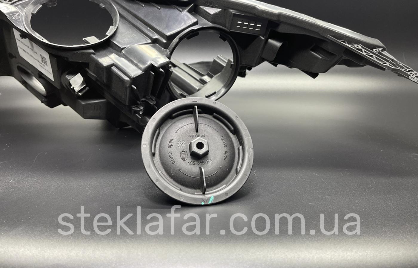 Крышка корпуса фары Audi A6C7 2014-2018
